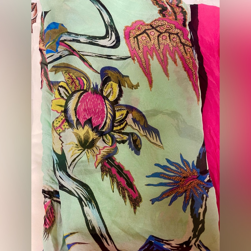 🔥🔥🔥!Balenciaga Floral Silk Scarf in Mint & Fuchsia 🌞💝